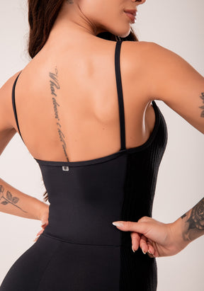 Macacão fitness feminino preto com recorte lateral harmony