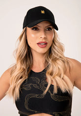 Boné bordado preto com dourado dlk